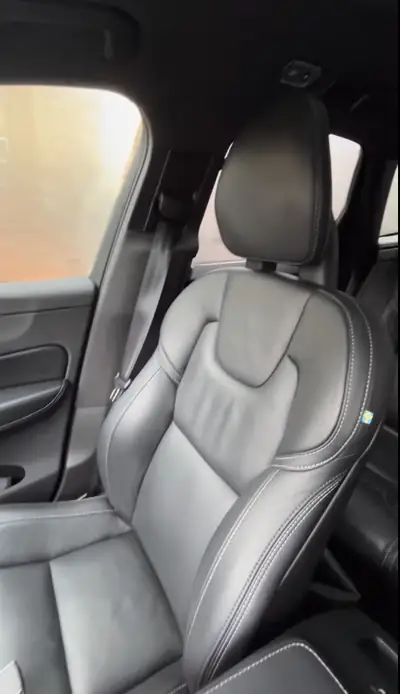Volvo XC60 T8 AWD Inscription — Hybride rechargeable haute performance, 46'000 km — cruscotto