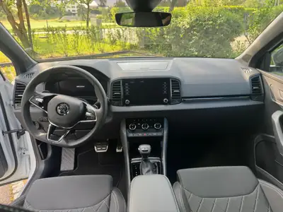 Škoda Karoq 1.5 TSI SportLine — SUV compact dynamique, 13'000 km seulement — dettaglio