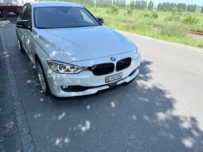 BMW 335i xDrive 2012 — Berline sportive allemande, 306 ch et transmission intégrale — interni