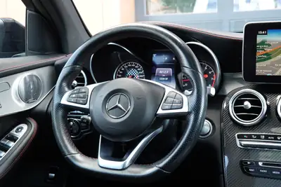 Mercedes-Benz GLC 43 AMG — SUV sportif 367 ch, toit ouvrant, sièges chauffants — Miniature 12