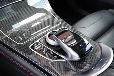Mercedes-Benz GLC 43 AMG — SUV sportif 367 ch, toit ouvrant, sièges chauffants — Miniature 17