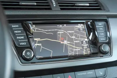 Skoda Fabia 1.2 TSI Ambition DSG — Compacte polyvalente, révision complète — Miniatur 14
