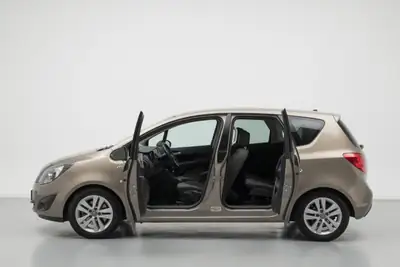 Opel Meriva 1.7 CDTi Cosmo — Minivan diesel automatique, entretien réduit et fiable — vista posteriore