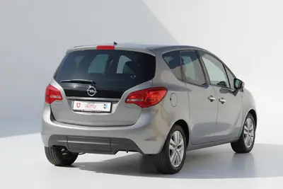 Opel Meriva 1.7 CDTi Cosmo — Minivan diesel automatique, entretien réduit et fiable — dettaglio