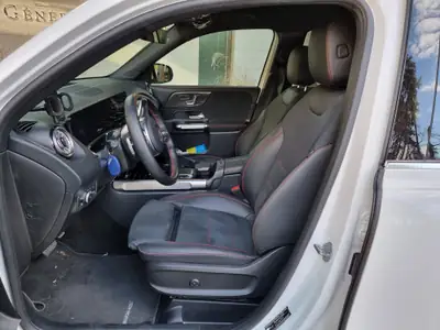 Mercedes-Benz GLB 220 d AMG Line — SUV compact diesel, 23'000 km seulement — Heckansicht