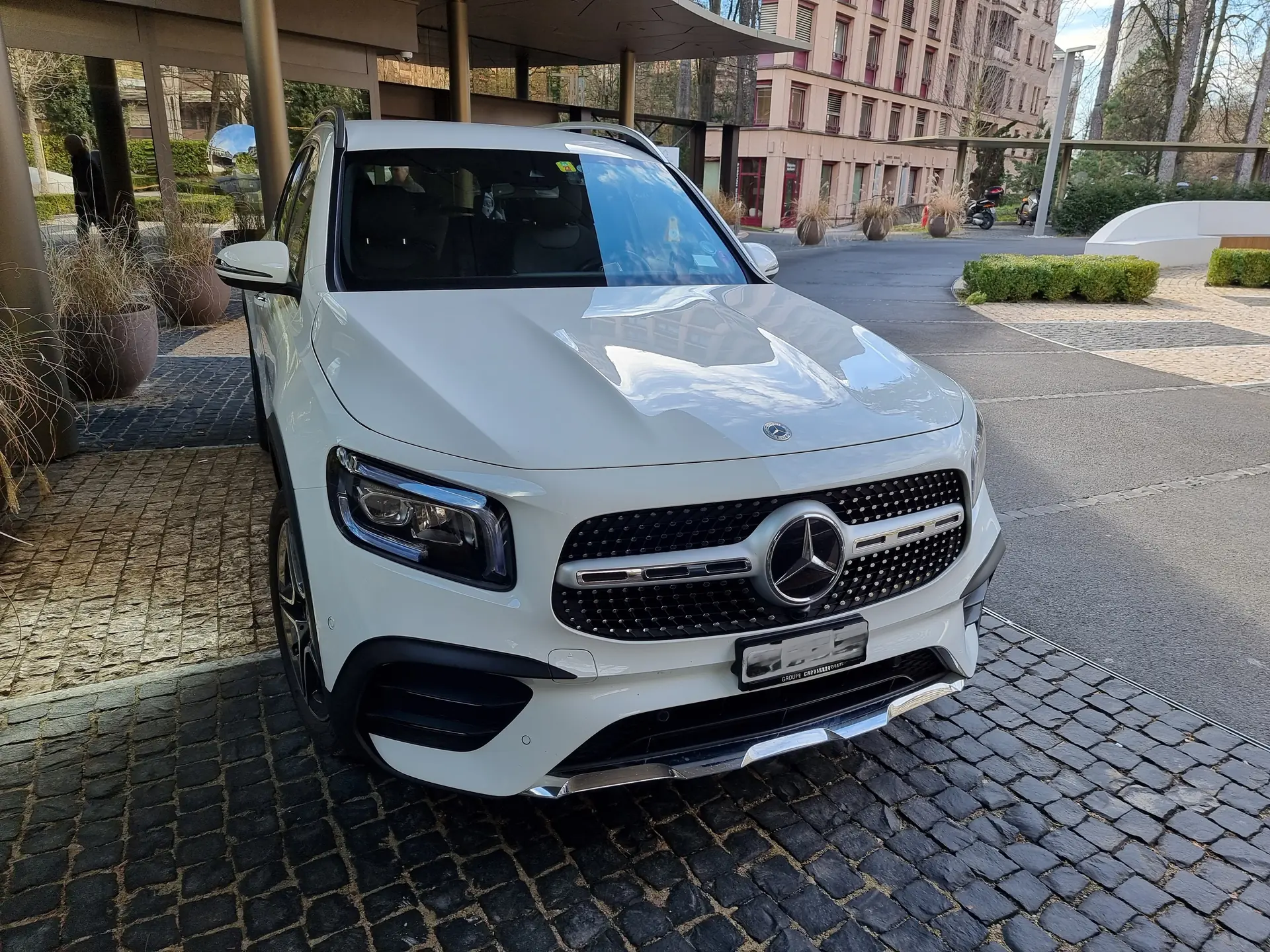 Mercedes-Benz GLB 220 d AMG Line — SUV compact diesel, 23'000 km seulement