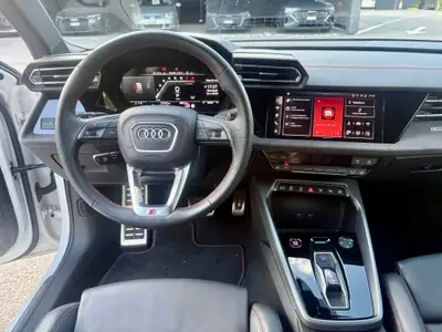 Audi S3 Sportback 2024 — Performance 333 ch, Quattro intégral, 25'000 km seulement — dettaglio