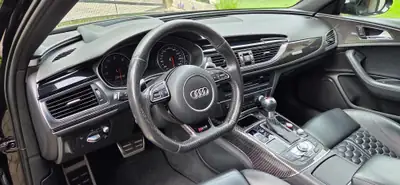 Audi RS6 Avant 4.0 V8 TFSI — Break haute performance 560 ch, black intégral — Miniature 10