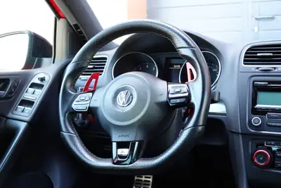 VW Golf 2.0 TSI R 4Motion DSG — Sportive polyvalente, traction intégrale, 270 ch — Miniature 12