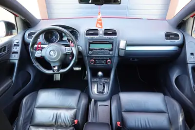 VW Golf 2.0 TSI R 4Motion DSG — Sportive polyvalente, traction intégrale, 270 ch — Miniature 11