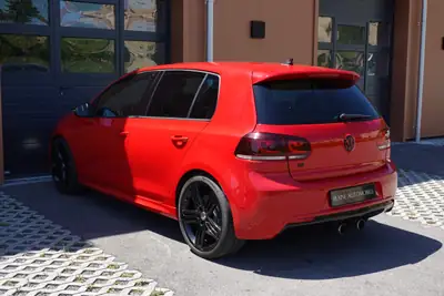 VW Golf 2.0 TSI R 4Motion DSG — Sportive polyvalente, traction intégrale, 270 ch — Miniature 10