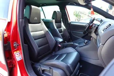 VW Golf 2.0 TSI R 4Motion DSG — Sportive polyvalente, traction intégrale, 270 ch — Miniature 21