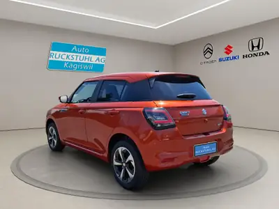 Suzuki Swift 1.2 Hybrid 4x4 — Citadine polyvalente et écologique avec transmission intégrale — dashboard