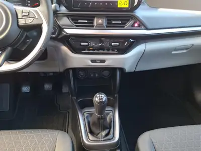 Suzuki Swift 1.2 Hybrid 4x4 — Citadine polyvalente et écologique avec transmission intégrale — Thumbnail 11