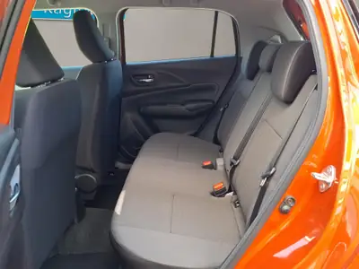 Suzuki Swift 1.2 Hybrid 4x4 — Citadine polyvalente et écologique avec transmission intégrale — Thumbnail 12
