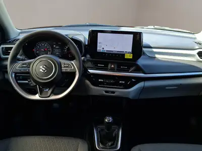 Suzuki Swift 1.2 Hybrid 4x4 — Citadine polyvalente et écologique avec transmission intégrale — Thumbnail 10