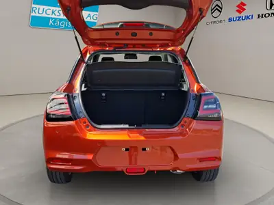Suzuki Swift 1.2 Hybrid 4x4 — Citadine polyvalente et écologique avec transmission intégrale — Thumbnail 13