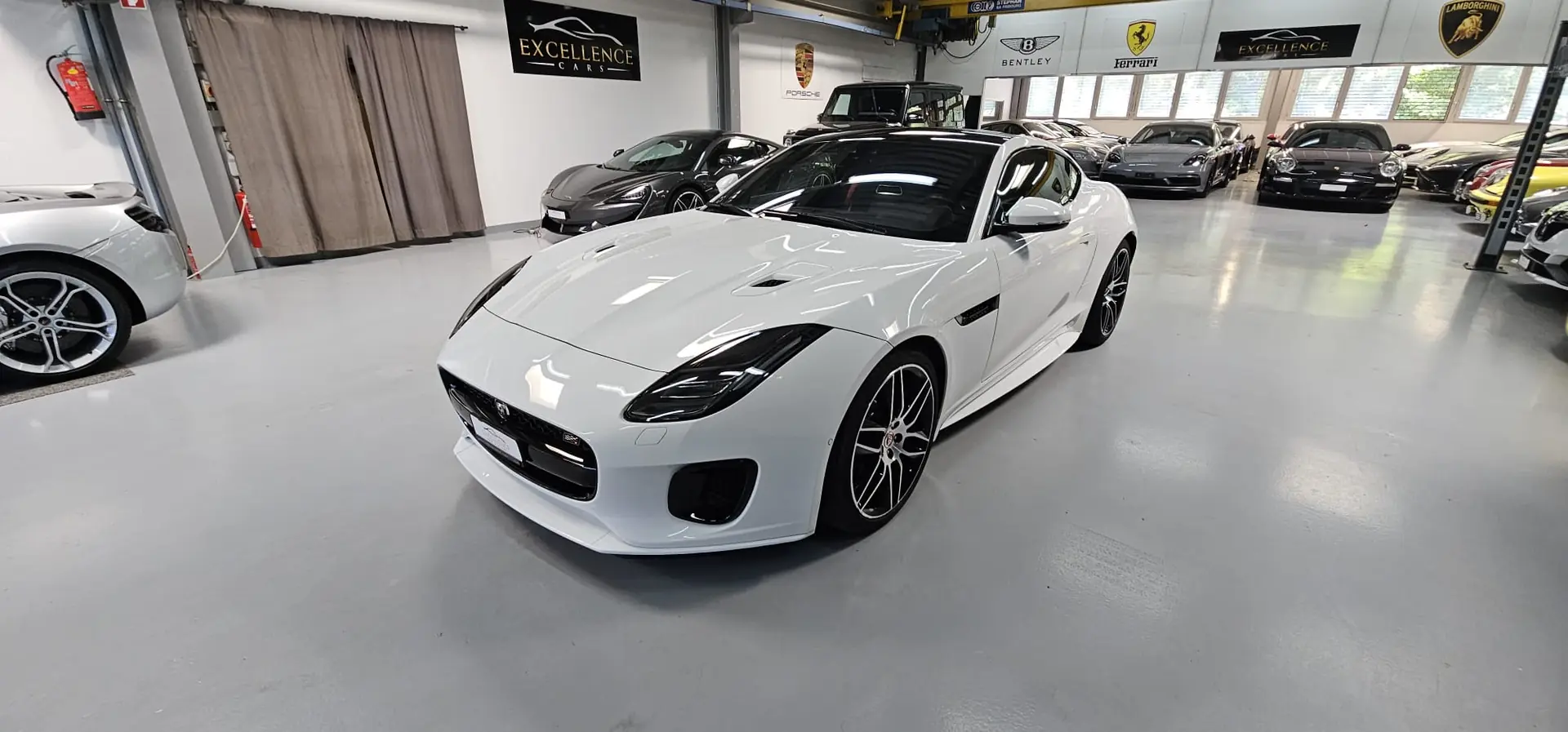 Jaguar F-Type Coupé 3.0 V6 S/C AWD — Sportive British, 380 ch et traction intégrale