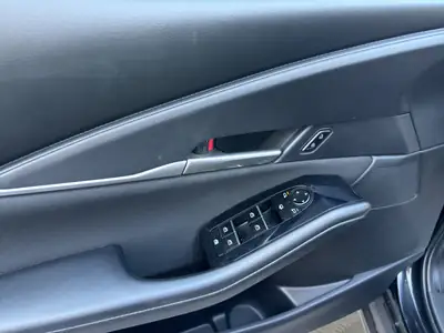 Mazda CX-30 SKYACTIV-G 122 M Hybrid — Compact urbain économe et fiable — Thumbnail 12