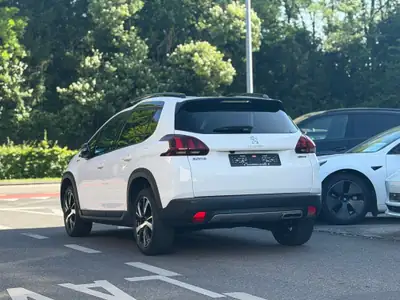Peugeot 2008 1.2 PureTech GT Line — Citadin compact fiable, 35500 km seulement — cruscotto
