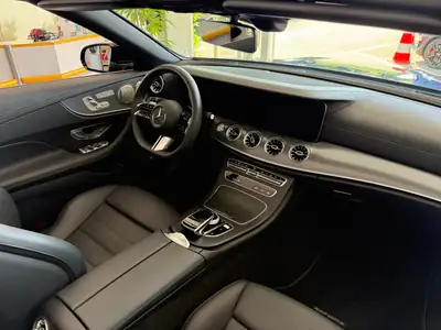 Mercedes-Benz E 200 Cabriolet 4Matic — Décapotable hybride luxe, seulement 7'300 km — Miniatura 15