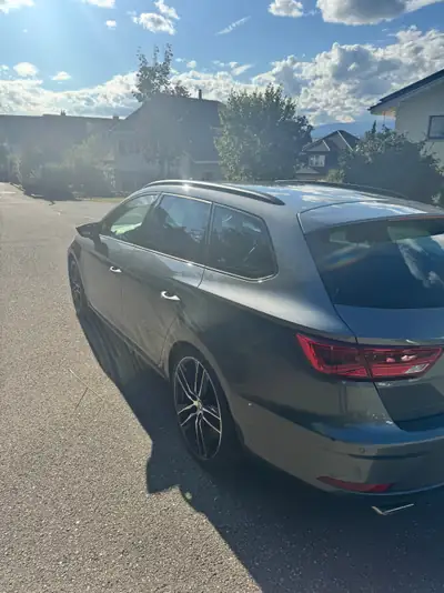 SEAT Leon 2.0 TSI 300 Cupra DSG — Berline sportive, transmission automatique, moteur 300 ch — interni