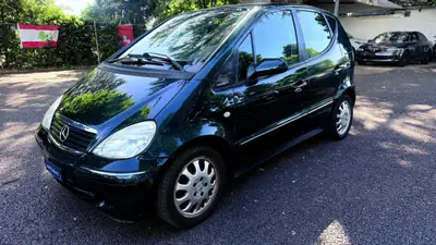 Mercedes-Benz A 160 Classic — Berline compacte automatique, entretien simplifié — arrière