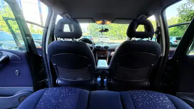 Mercedes-Benz A 160 Classic — Berline compacte automatique, entretien simplifié — Miniature 7