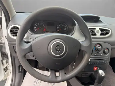 Renault Clio 1.2 16V Expression — Citadine fiable, entretenue, clim incluse — Thumbnail 10