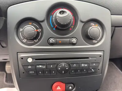 Renault Clio 1.2 16V Expression — Citadine fiable, entretenue, clim incluse — Thumbnail 15