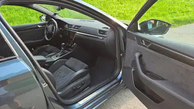 Skoda Superb 2.0 TSI SportLine 4x4 — Break premium boosté à 320 ch, kilométrage modéré — Thumbnail 11