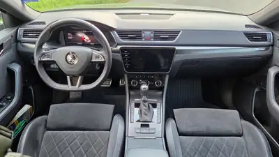 Skoda Superb 2.0 TSI SportLine 4x4 — Break premium boosté à 320 ch, kilométrage modéré — Thumbnail 10