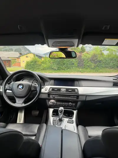 BMW M550d xDrive — Berline sportive diesel, 381 ch et traction intégrale — dettaglio