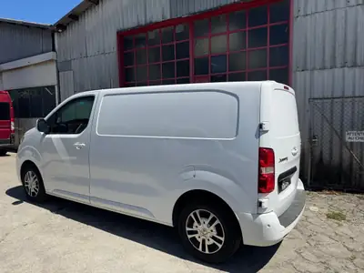 Citroën Jumpy 2.0 BlueHDi 120 — Utilitaire fiable, 166'000 km, garantie 2 ans — Seitenansicht