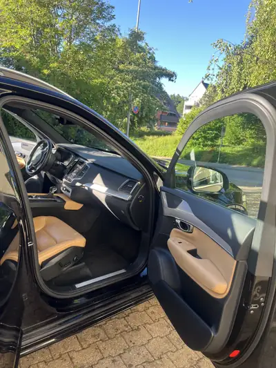 Volvo XC90 2.0 D5 Momentum 7 places — SUV premium diesel, 180'000 km, sans sinistre — Thumbnail 10