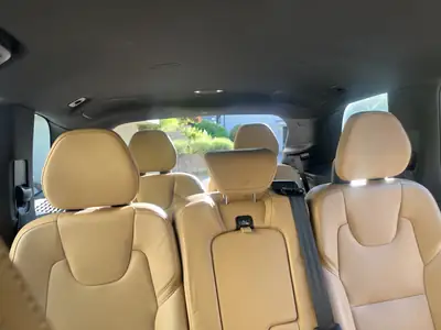 Volvo XC90 2.0 D5 Momentum 7 places — SUV premium diesel, 180'000 km, sans sinistre — Thumbnail 11