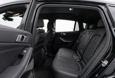 BMW X6 M50d — SUV coupé musclé, 400 ch diesel, équipement complet — tableau de bord