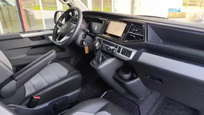 VW T6.1 California 3000 — Camping-car premium diesel 204 PS, kilométrage réduit — dettaglio