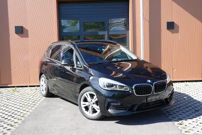 BMW 218d Active Tourer xDrive — Monospace diesel efficace, kilométrage réduit, équipements premium — vue extérieure
