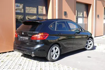 BMW 218d Active Tourer xDrive — Monospace diesel efficace, kilométrage réduit, équipements premium — détail