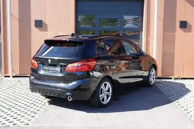 BMW 218d Active Tourer xDrive — Monospace diesel efficace, kilométrage réduit, équipements premium — Miniature 8