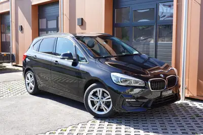 BMW 218d Active Tourer xDrive — Monospace diesel efficace, kilométrage réduit, équipements premium — Miniature 7