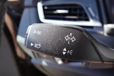 BMW 218d Active Tourer xDrive — Monospace diesel efficace, kilométrage réduit, équipements premium — Miniature 14