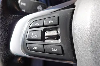 BMW 218d Active Tourer xDrive — Monospace diesel efficace, kilométrage réduit, équipements premium — Miniature 13