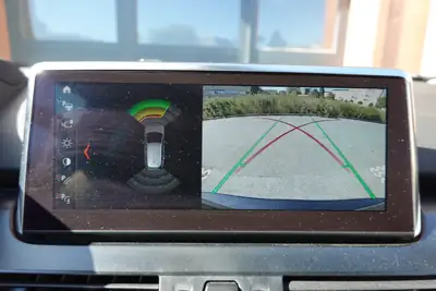 BMW 218d Active Tourer xDrive — Monospace diesel efficace, kilométrage réduit, équipements premium — Miniature 17