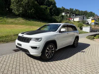 Jeep Grand Cherokee 3.0 CRD 250 Overland — SUV premium diesel, toit panoramique, équipements haut de gamme — vue extérieure