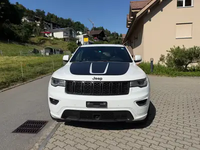 Jeep Grand Cherokee 3.0 CRD 250 Overland — SUV premium diesel, toit panoramique, équipements haut de gamme — détail