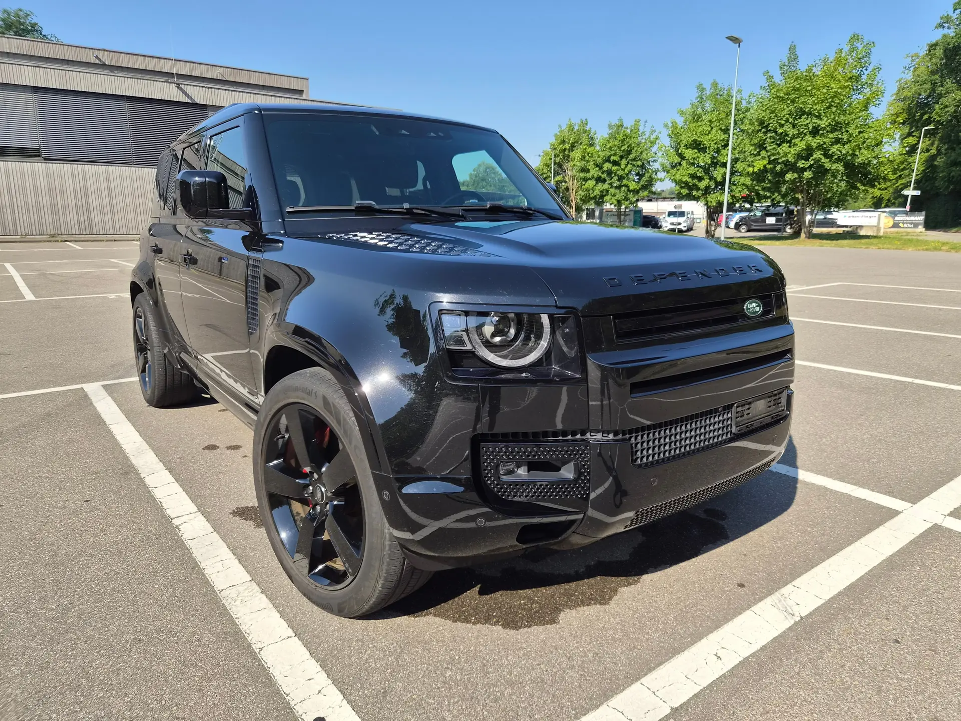Land Rover Defender 2.0 P400e X — SUV hybride rechargeable, 55'000 km seulement