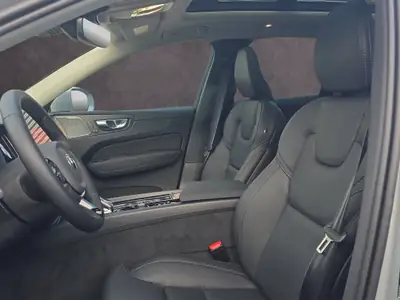Volvo XC60 2.0 T6 TE Ultra Bright eAWD — SUV hybride rechargeable, 25 km seulement — Miniature 11