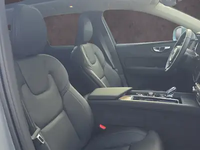 Volvo XC60 2.0 T6 TE Ultra Bright eAWD — SUV hybride rechargeable, 25 km seulement — Miniature 13